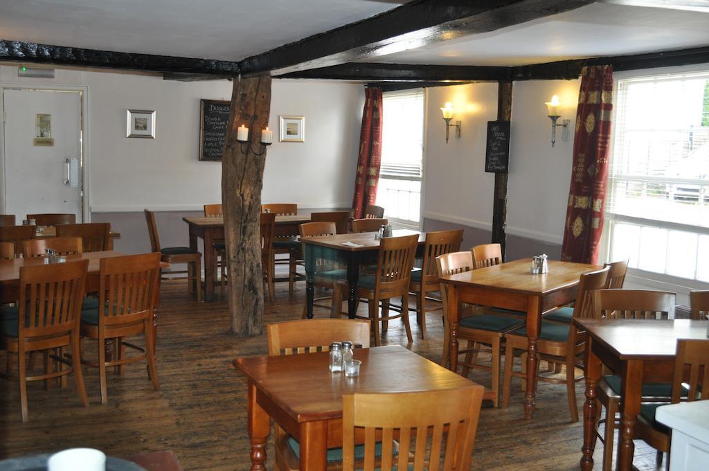 Queens Head Inn Saffron Walden Exterior photo