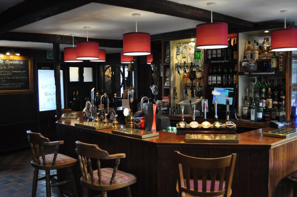 Queens Head Inn Saffron Walden Exterior photo